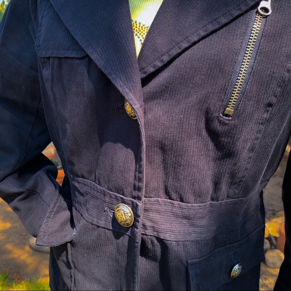 Jacket 🧥 - Picture 2 of 3